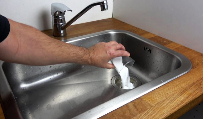 Unclog-Kitchen-Sink-With-Baking-Soda