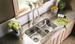 Moen-7594ESRS-Arbor-Kitchen-Faucet-Review