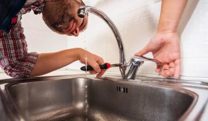 Kitchen-Faucet-Wont-Turn-Off